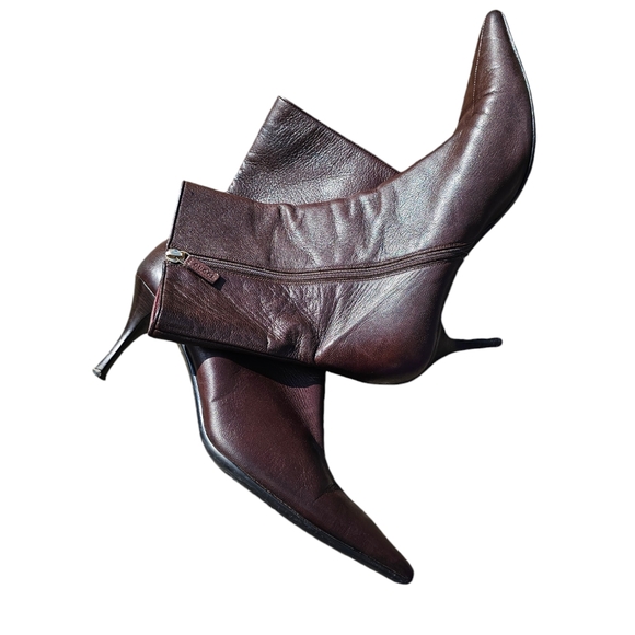 Authentic Gucci Brown Leather Boots/Booties - Picture 6 of 10